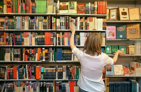 Уборка книжных магазинов и библиотек